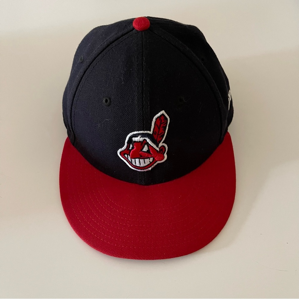 New Era 6 7/8 Cleveland Indians Chief Wahoo
Fitted Baseball Cap 59FIFTY Retro ⚾️ - Picture 3 of 9